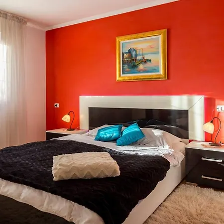 With A Parking Space - 15678 *