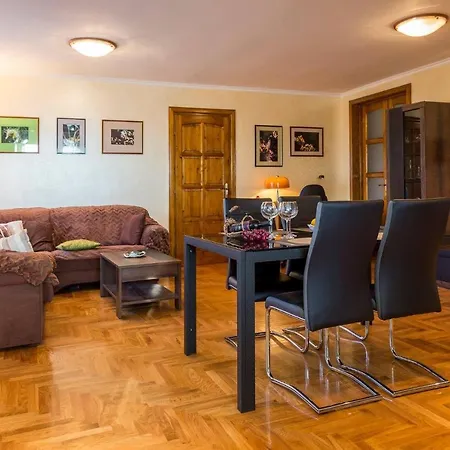 With A Parking Space - 15678 Appartement Pula