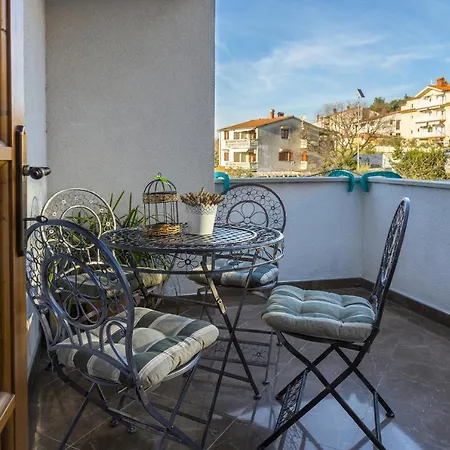 Apartman With A Parking Space - 15678