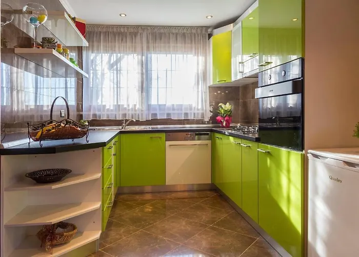 With A Parking Space - 15678 Apartman Pula