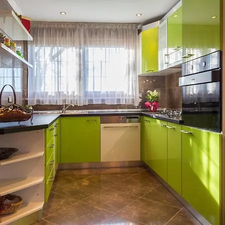 With A Parking Space - 15678 Apartman Pula